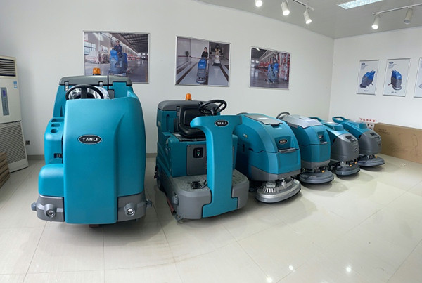工业洗地机和商用洗地机的差异化区别(图1)