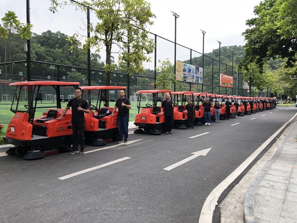 环卫扫地车都有哪些特点？(图1)