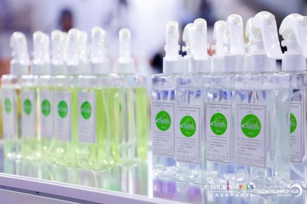 玻璃有水渍斑怎么去除？玻璃清洁有妙招 赶快学起来！