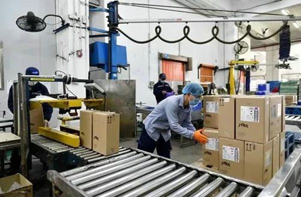 团结一致 共抗疫情 清洁人在行动!(图5) 团结一致 共抗疫情 清洁人在行动!(图5)