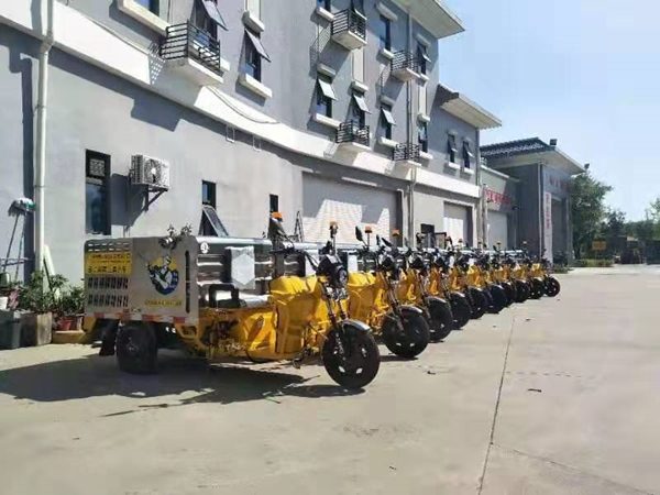 小型电动高压清洗车为什么深受城市环卫的喜爱？(图1)