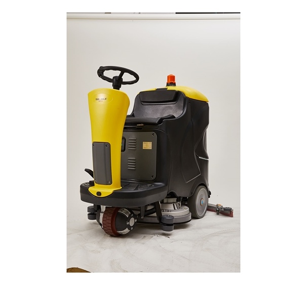 驾驶式洗地机常遇到哪些故障？如何避免？(图1)